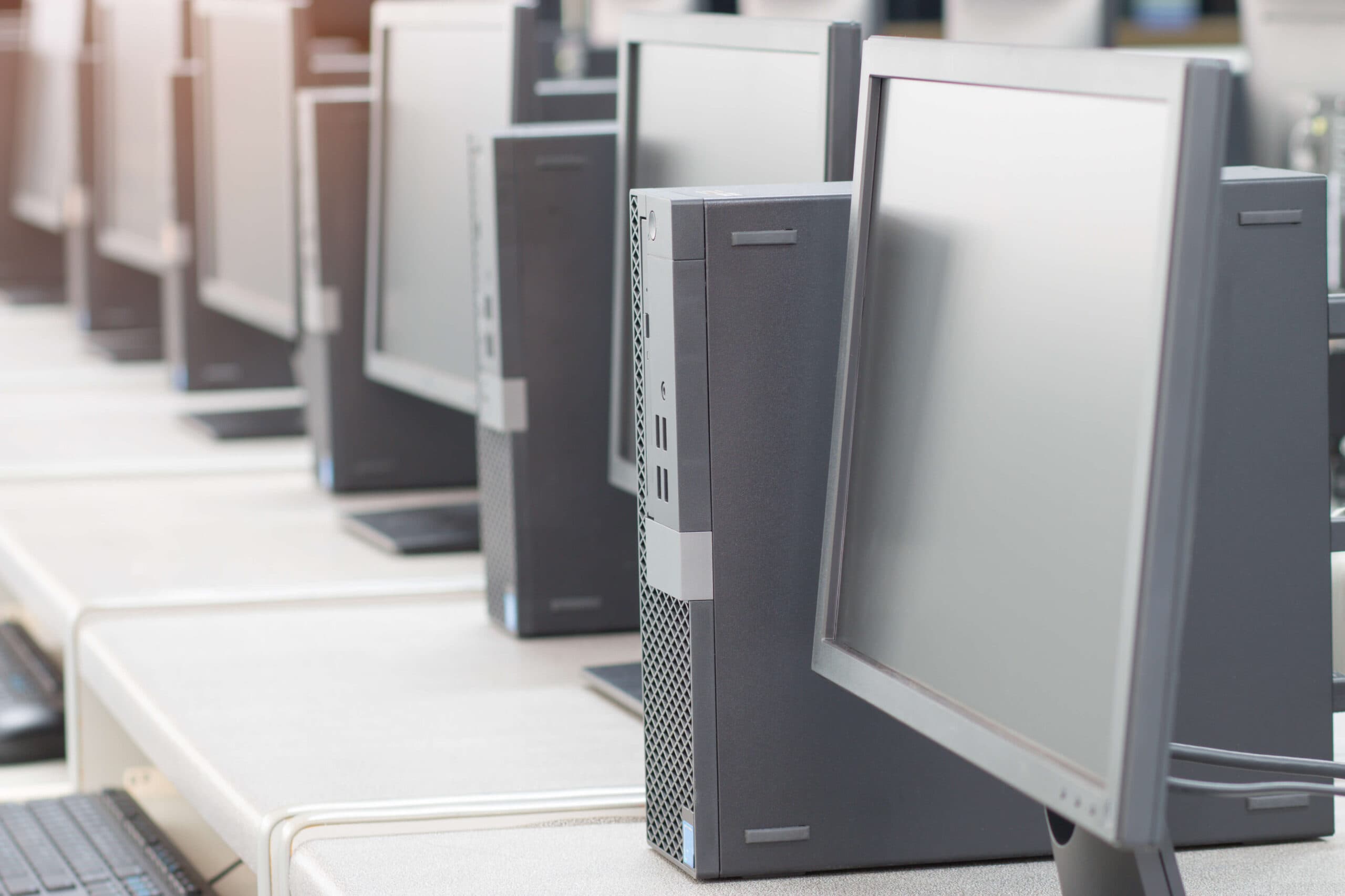 PCはリース?購入?あなたのビジネスに合った方法はどれ?